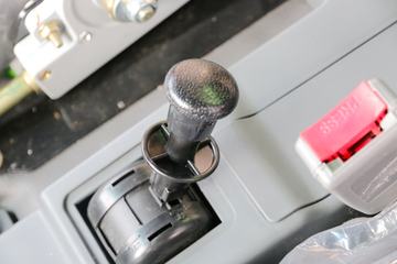 ���� ����GM3 110���� 4X2 3.45����ж��(KMC3042GC32P5)ͼƬ