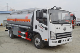 一汽解放轻卡底盘&nbsp;油罐车外观图片