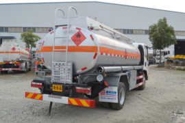 一汽解放轻卡底盘&nbsp;油罐车外观图片