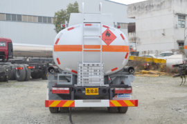 一汽解放轻卡底盘&nbsp;油罐车外观图片