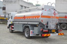 一汽解放轻卡底盘&nbsp;油罐车外观图片