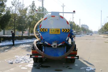 大运轻卡底盘&nbsp;吸污/吸粪车外观图片