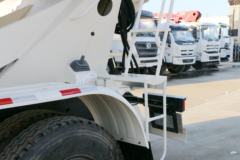 陕汽商用车 轩德X6 300马力 8X4 7.4方混凝土搅拌运输车(SX5310GJBGP5326) 陕汽商用车 轩德X6 300马力 8X4 7.4方混凝土搅拌运输车(SX5310GJBGP5326)