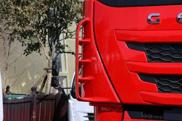 �������� ��ʨM500 390���� 8X4 �����������䳵(CQ5316GFLHTVG466H)ͼƬ