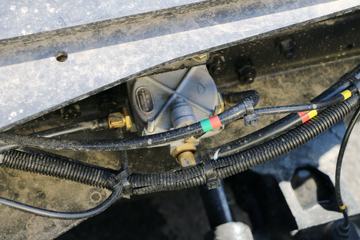 �������� ��ʨM500 390���� 8X4 �����������䳵(CQ5316GFLHTVG466H)ͼƬ