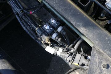 �������� ��ʨM500 390���� 8X4 �����������䳵(CQ5316GFLHTVG466H)ͼƬ