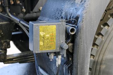 �������� ��ʨM500 390���� 8X4 �����������䳵(CQ5316GFLHTVG466H)ͼƬ