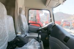 东风商用车 天锦中卡 180马力 4X2 7.7米厢式载货车(DFH5160XXYBX2JV)