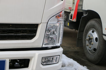 һ������ ��ž���1ϵ 78���� 4X2 3.02����ж��(CA3040K3LE5)ͼƬ