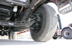 东风商用车 天锦中卡 180马力 4X2 6.75米仓栅式载货车(DFH5180CCYBX3JV)