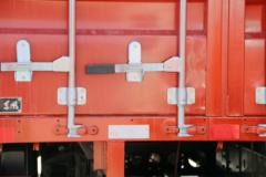 东风商用车 天锦中卡 180马力 4X2 6.75米仓栅式载货车(DFH5180CCYBX3JV)