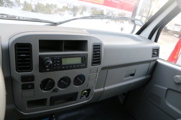 һ������ ��ž���1ϵ 78���� 4X2 3.02����ж��(CA3040K3LE5)ͼƬ