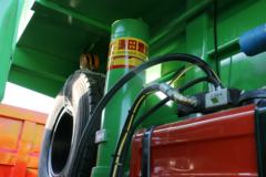 上汽红岩 新金刚M500 350马力 8X4 6.8米LNG自卸车(CQ3316HTG336TB)