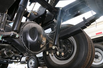 һ������ ��ž���1ϵ 78���� 4X2 3.02����ж��(CA3040K3LE5)ͼƬ