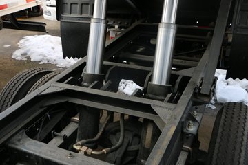 һ������ ��ž���1ϵ 78���� 4X2 3.02����ж��(CA3040K3LE5)ͼƬ