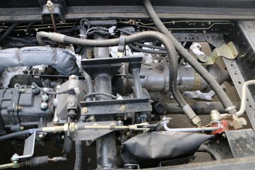 һ������ ��ž���1ϵ 78���� 4X2 3.02����ж��(CA3040K3LE5)ͼƬ