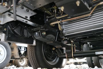 һ������ ��ž���1ϵ 78���� 4X2 3.02����ж��(CA3040K3LE5)ͼƬ