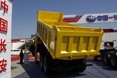 江铃重汽 远威重卡 280马力 6X4 6米CNG自卸车(SXQ3250M5N-4)