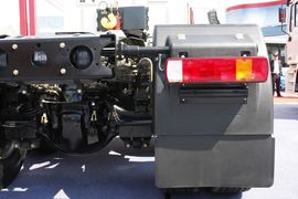 远威&nbsp;牵引车底盘                                                图片