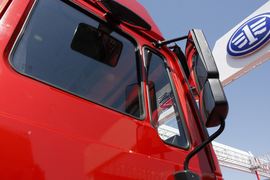 远威&nbsp;牵引车外观                                                图片