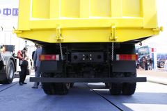 江铃重汽 远威重卡 350马力 8X4 7.6米LNG自卸车(SXQ3310M7N-4)