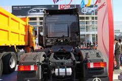 北奔 V3重卡 375马力 6X4 牵引车(ND4251B34J7)