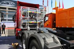 北奔 V3重卡 300马力 6X4 LNG牵引车(ND4250B38J7)
