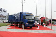 大运 336马力 8X4 仓栅式载货车(DYX1311PA46WPD3B)