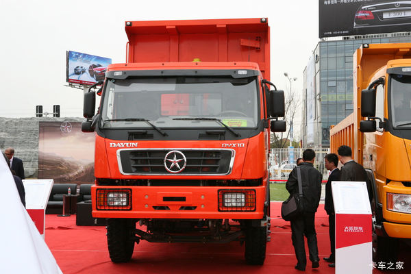 大运 336马力 6X4 5.8米自卸车(型号DYX3250PA41WPD3B)