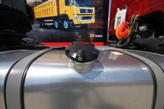 大运 290马力 4X2 牵引车(高顶)(CGC4180PB34WPD3A)