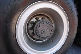 乘龙M5&nbsp;牵引车底盘                                                图片