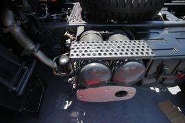 乘龙M5&nbsp;牵引车底盘                                                图片