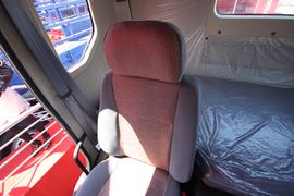 乘龙M5&nbsp;牵引车驾驶室                                               图片