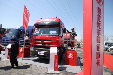 乘龙M5&nbsp;牵引车外观                                                图片