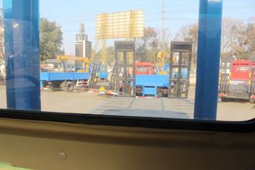 �ɵ��³� D3ϵ�� 170���� 4X2 ƽ�����䳵ͼƬ