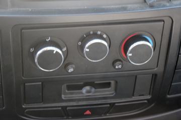 �ɵ��³� D3ϵ�� 170���� 4X2 ƽ�����䳵ͼƬ