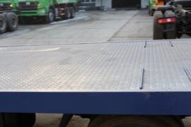 奥驰D系&nbsp;平板运输车上装图片