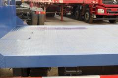 飞碟奥驰 D3系列 116马力 4X2 平板运输车(FD5041TPBW17K5)