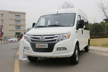 东风股份 御风 2018款 A100 136马力 短轴中顶 9座 2.5T物流车