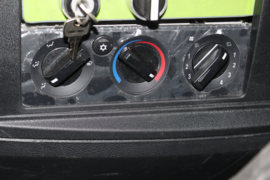 东风多利卡底盘&nbsp;扫路车驾驶室图片