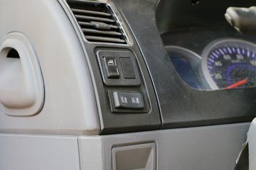 ���� ����R7 143���� 5.1����ж��ͼƬ