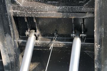 ���� ����R7 143���� 5.1����ж��ͼƬ
