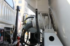 东风特商 140马力 4X2 3.3方混凝土搅拌车(EQ5165GJBFV1)