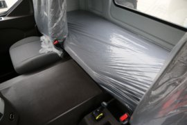 乘龙H5&nbsp;混凝土搅拌车驾驶室                                               图片