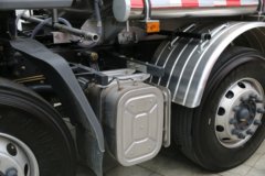 东风柳汽 乘龙H5 240马力 6X2 运油车(楚飞牌)(CLQ5250GYY5LZA)