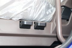 东风柳汽 乘龙H5中卡 220马力 4X2 9.6米厢式载货车(LZ5180XXYM5AB)