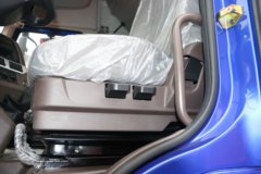 东风柳汽 乘龙H5中卡 220马力 4X2 9.6米厢式载货车(LZ5180XXYM5AB)