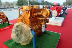 东风康明斯ISZ520 51 520马力 13L 国五 柴油发动机