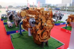 东风康明斯ISZ520 51 520马力 13L 国五 柴油发动机