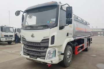 东风柳汽 新乘龙M3 180马力 4X2 运油车(楚胜牌)(CSC5185GYYEL)